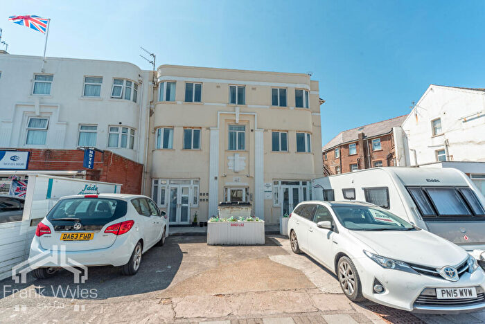 1 Bedroom Flat To Rent In Clifton Drive, Blackpool, Lancashire, FY4