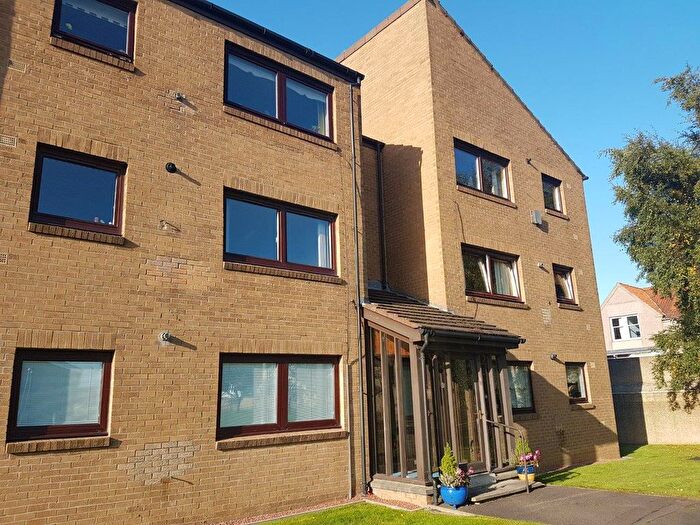 2 Bedroom Flat To Rent In Clark Place, Trinity, Edinburgh, EH5