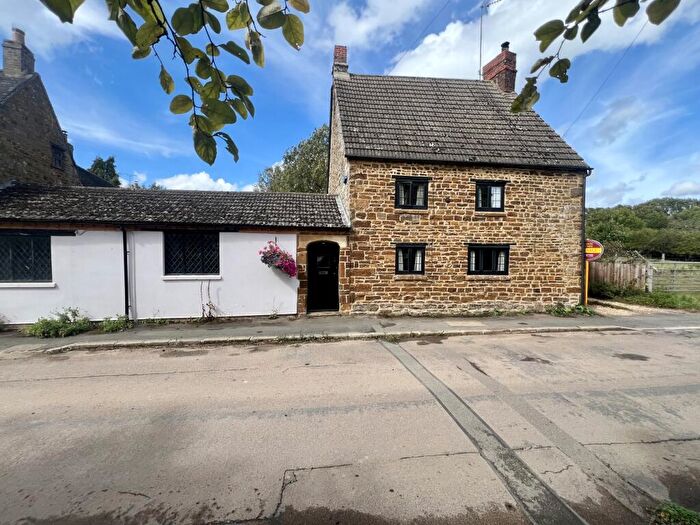 3 Bedroom Cottage For Sale In Chapel Lane, Maidford, NN12