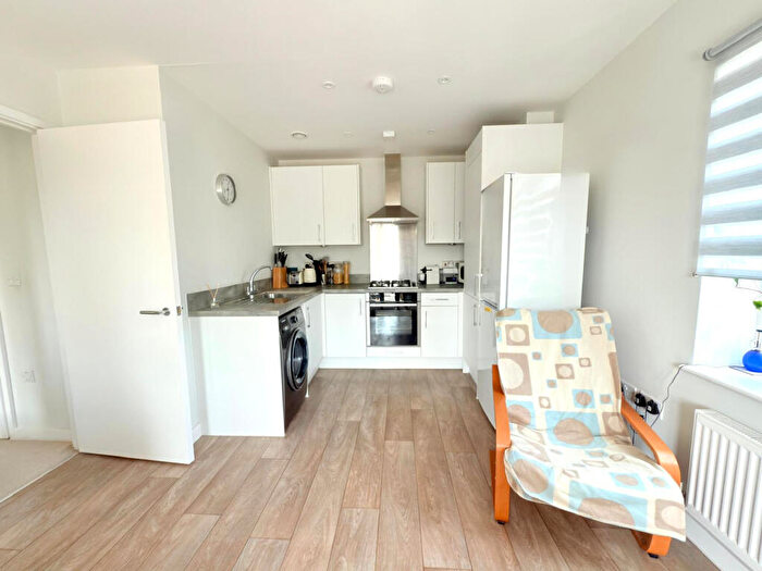 1 Bedroom Apartment For Sale In Leatherhead, KT22
