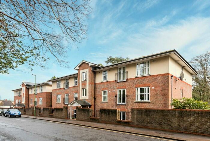 2 Bedroom Flat To Rent In Boltro Road, Molineux Place Boltro Road, RH16