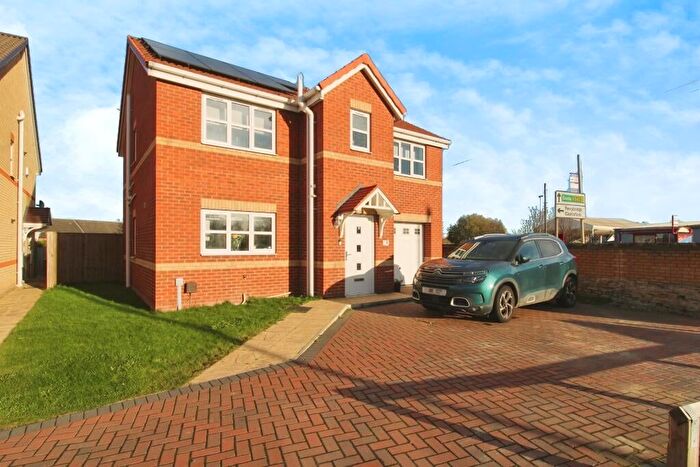 4 Bedroom Detached House For Sale In Fir Tree Court, Knottingley, WF11