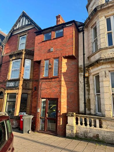 4 Bedroom Town House To Rent In Fore Street, Chard, Somerset, TA20