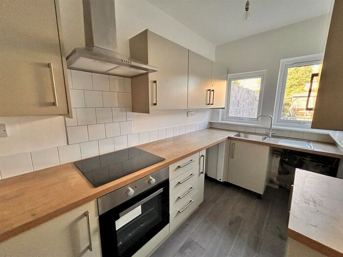 3 Bedroom Terraced House To Rent In Ewart Road, Chatham, ME4