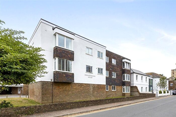 2 Bedroom Flat For Sale In Swanborough Court, New Road, Shoreham-by-sea, West Sussex, BN43