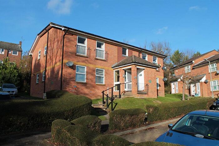 2 Bedroom Flat To Rent In Close To Train Station, High Wycombe, HP13