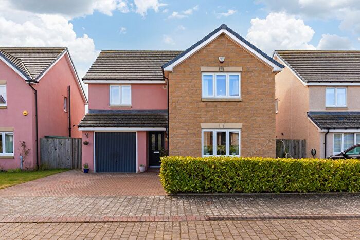 4 Bedroom Villa For Sale In Corby Craig Avenue, Bilston, EH25