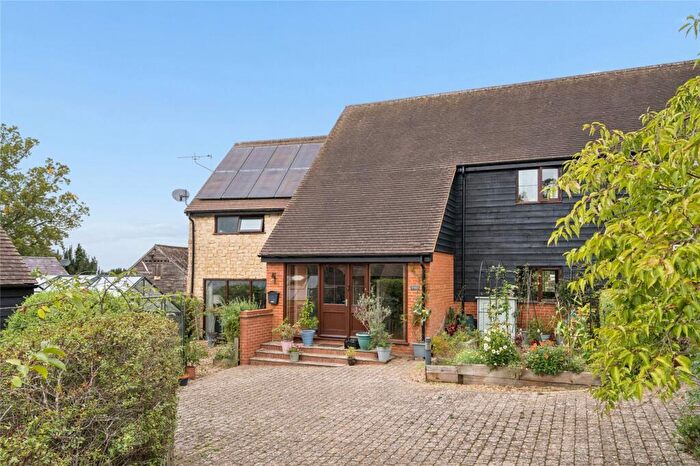 4 Bedroom Barn Conversion For Sale In Church Lane, Oving, HP22