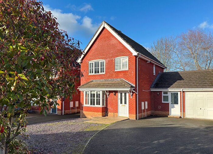 3 Bedroom Link Detached House For Sale In Wenlock Close, Belmont, Hereford, HR2