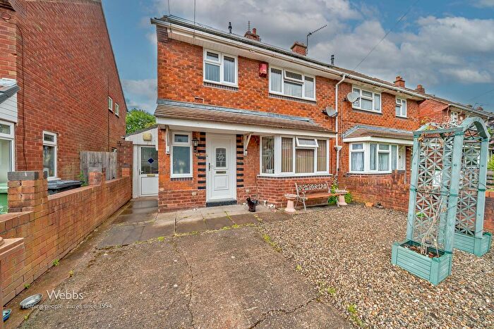 3 Bedroom Semi-Detached House For Sale In Evesham Crescent, Walsall, WS3
