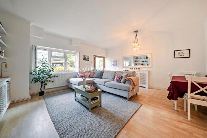 2 Bedroom Terraced House To Rent In Renfrew Road, London, SE11