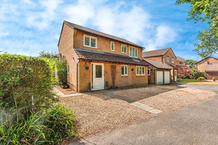 4 Bedroom Detached House For Sale In Bilberry Drive, Marchwood, Southampton, SO40