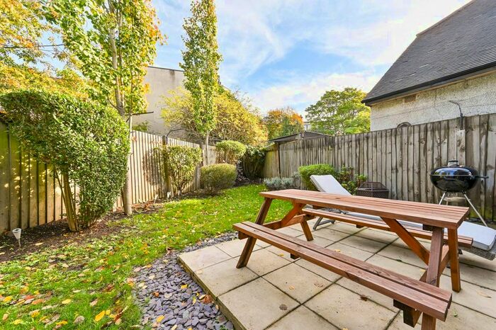 2 Bedroom Maisonette To Rent In Blairderry Road, Telford Park, London, SW2