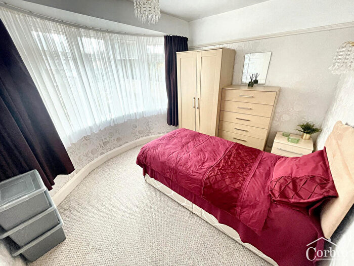 2 Bedroom Detached Bungalow For Sale In Daws Avenue, Bournemouth, BH11