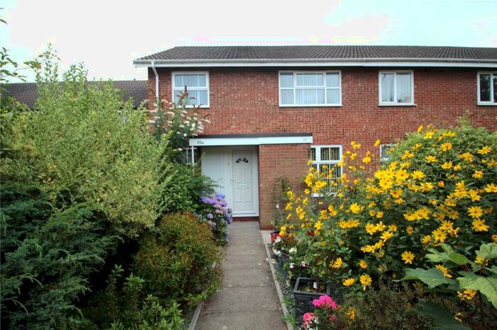 2 Bedroom Maisonette To Rent In High Street, Shirley, Solihull, West Midlands, B90