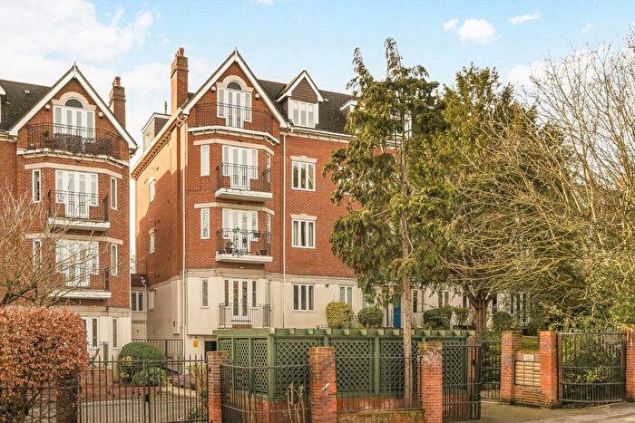 2 Bedroom Flat For Sale In Wimbledon Hill Road, Wimbledon, SW19