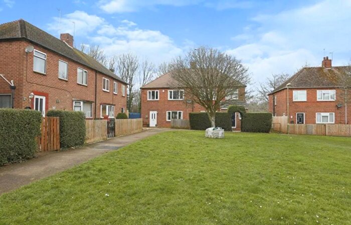 3 Bedroom Semi-Detached House To Rent In Banbury, Oxfordshire, OX16
