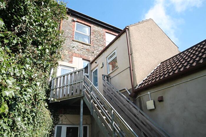 2 Bedroom Flat To Rent In High Street, Kingswood, BS15
