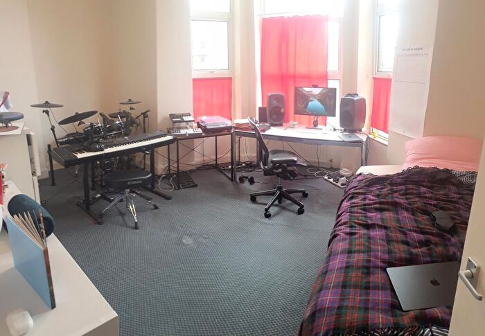 2 Bedroom Flat To Rent In Lordship Road, London, N16