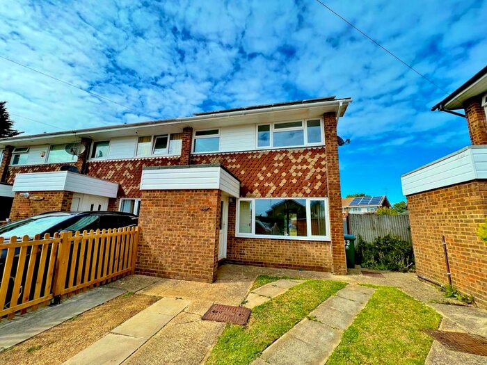 3 Bedroom End Of Terrace House To Rent In The Croft, Bognor Regis, PO21