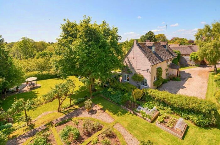 4 Bedroom Detached House For Sale In Church Lane, Stanton Fitzwarren, SN6