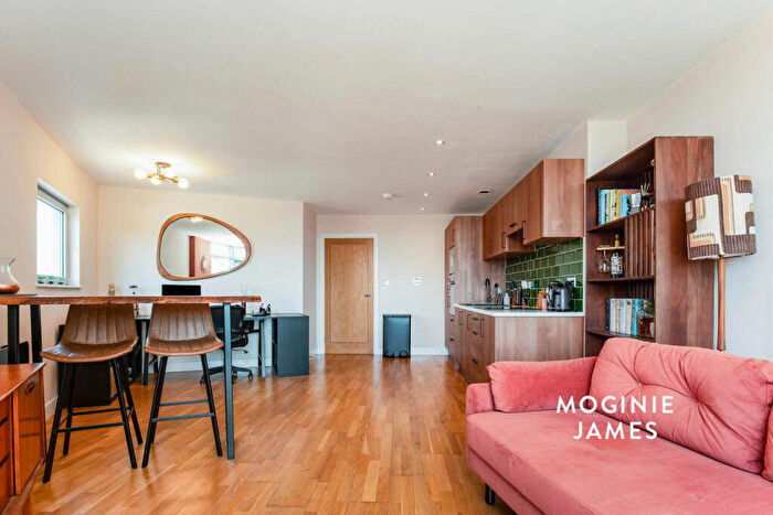 2 Bedroom Flat To Rent In Bute Terrace, Cardiff, CF10