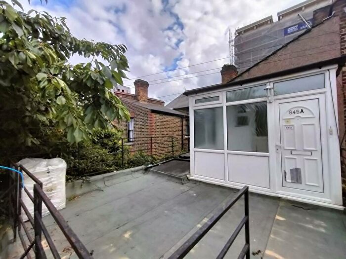 2 Bedroom Flat To Rent In Forest Road, Walthamstow, E17