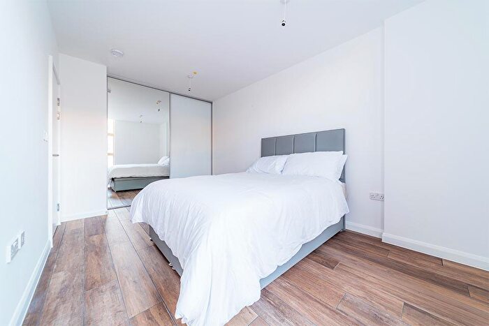 1 Bedroom Flat To Rent In Queen Street, Maidenhead, Berkshire, SL6
