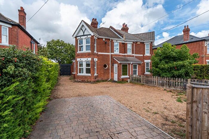 3 Bedroom Semi Detached House To Rent In Station Road, Netley Abbey, SO31