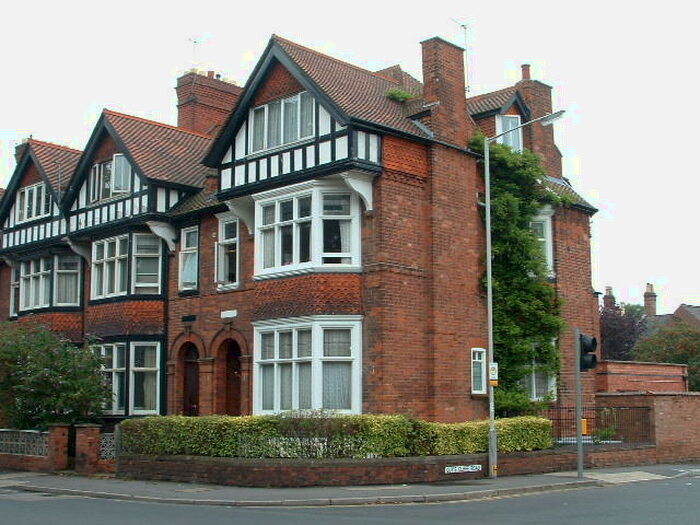 9 Bedroom Semi-Detached House To Rent In Rugby Road, Leamington Spa, CV32