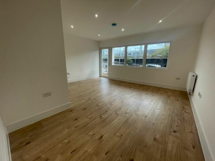 1 Bedroom Flat To Rent In Midland Road, Luton, LU2