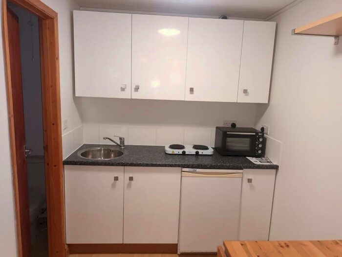 1 Bedroom Studio To Rent In Manor Road, Wallington, SM6