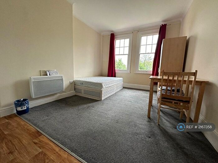 Studio To Rent In Wolverton Ave, London, KT2