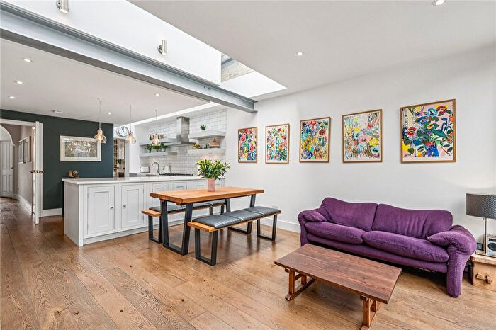 4 Bedroom Detached House For Sale In Brocklebank Road, SW18