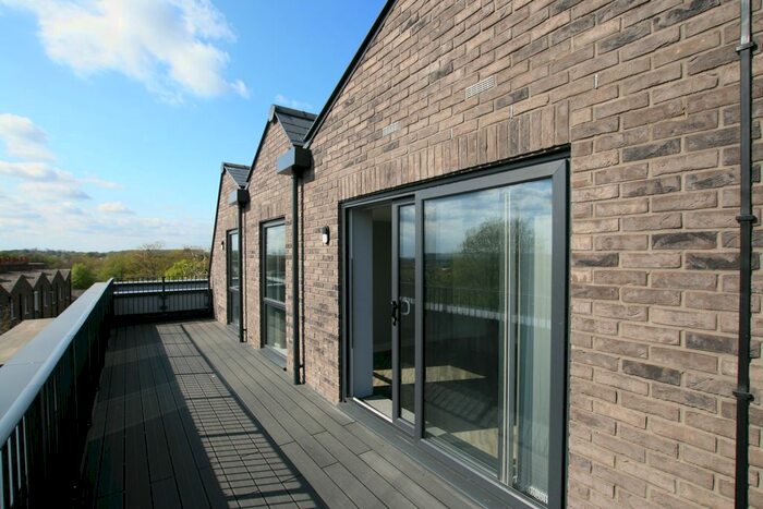 2 Bedroom Flat To Rent In New Street, Ashford, Kent, TN24