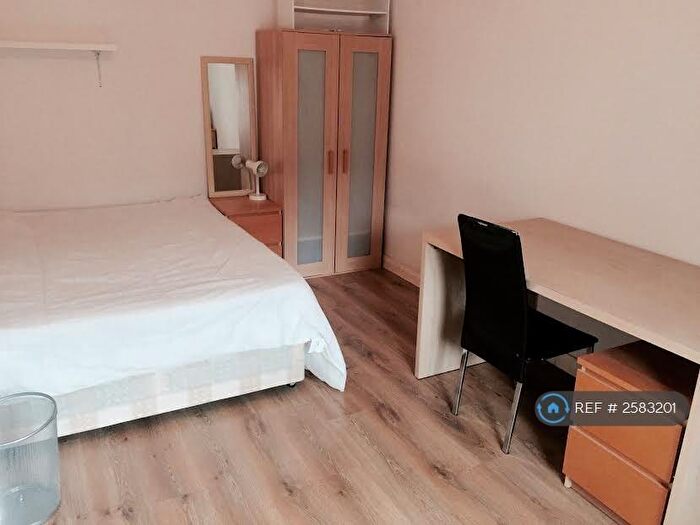 6 Bedroom Terraced House To Rent In Manger Road, London, N7