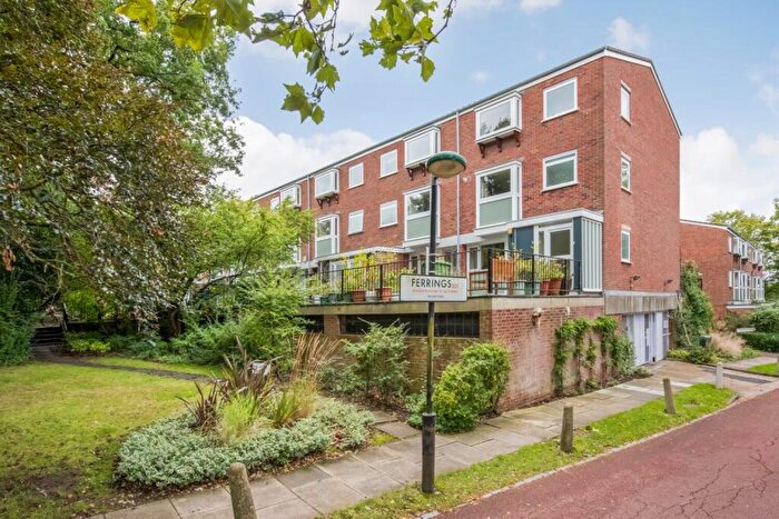 3 Bedroom Apartment To Rent In College Road, Dulwich, London, SE21