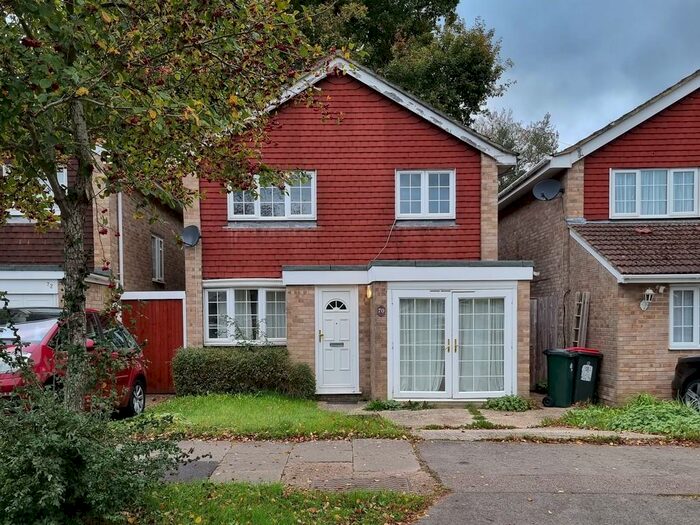 3 Bedroom Detached House To Rent In Crawley, RH10