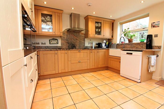 4 Bedroom Detached House For Sale In Astwick Road, Stotfold, Hitchin, SG5