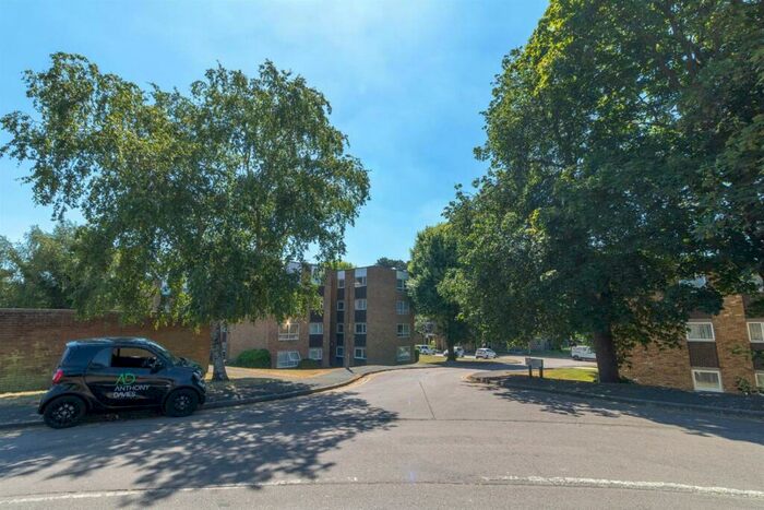 1 Bedroom Apartment To Rent In Lampits, Hoddesdon, EN11