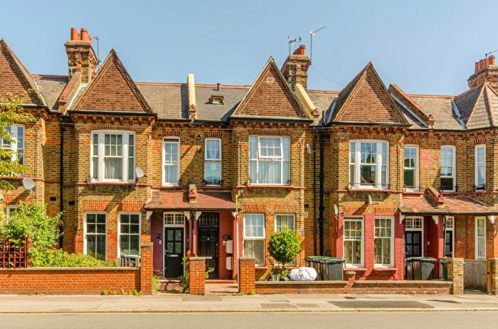 3 Bedroom Maisonette To Rent In Gladstone Avenue, , Wood Green, London, N22