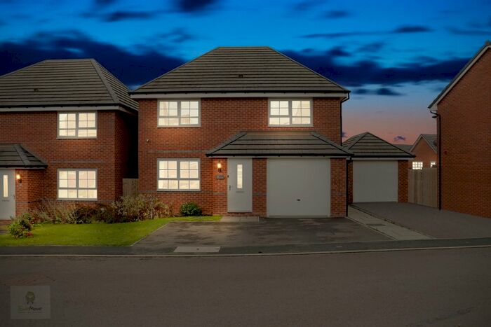 4 Bedroom Detached House For Sale In Simmons Drive, Hednesford, Cannock, WS12