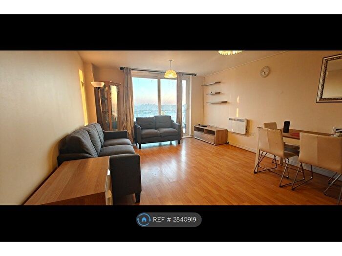 2 Bedroom Flat To Rent In Berberis House, Feltham, TW13