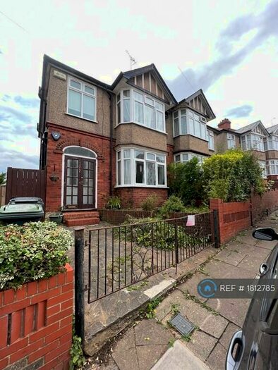 3 Bedroom Semi-Detached House To Rent In Strathmore Avenue, Luton, LU1