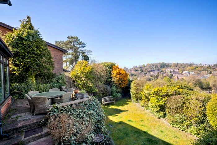 4 Bedroom Detached House To Rent In Abbot Road, Guildford, Surrey, GU1