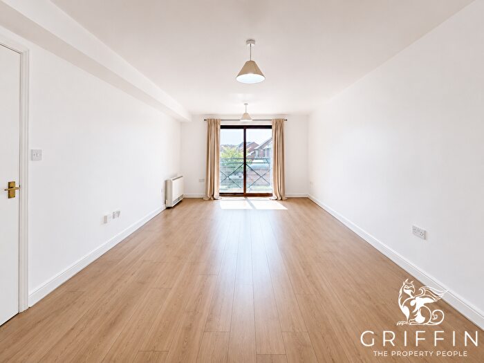 2 Bedroom Flat To Rent In Fleming Road, Chafford Hundred, Grays, RM16