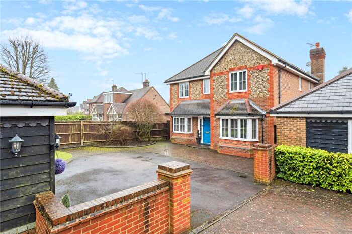 5 Bedroom Detached House For Sale In Cedar Close, Chesham, HP5