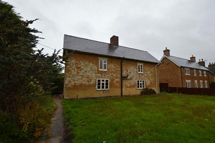 2 Bedroom Cottage To Rent In Waltham Road, Branston, NG32