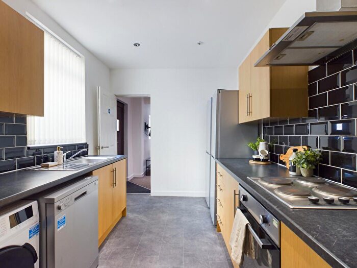 5 Bedroom Flat To Rent In Hall Lane, Liverpool, L7