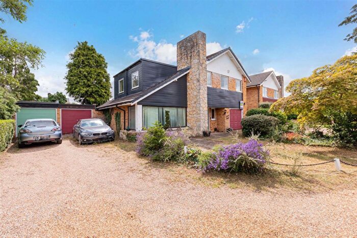 4 Bedroom Detached House For Sale In The Drive, Long Drive, Burnham, SL1